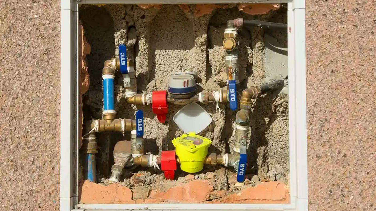 Exterior water meters, shutoff valves, and supply connections